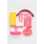 Paarden poetsset roze