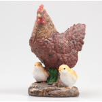 Kip met kuiken bruin 15x11x20cm