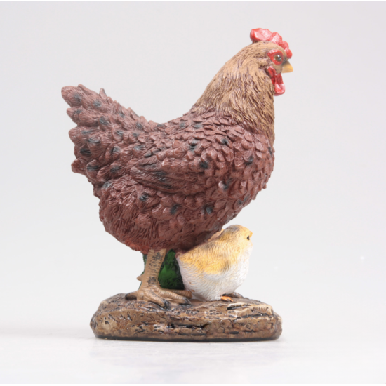 Kip met kuiken bruin 15x11x20cm